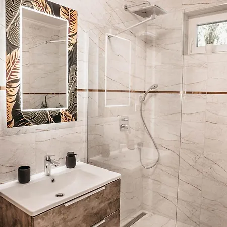 빌라 Luxury Wellness Ii. Balatonboglár